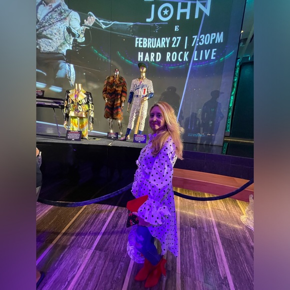 Meet the Posher “A girl should be two things:classy and fabulous."
- Coco Chanel - Picture 16 of 16